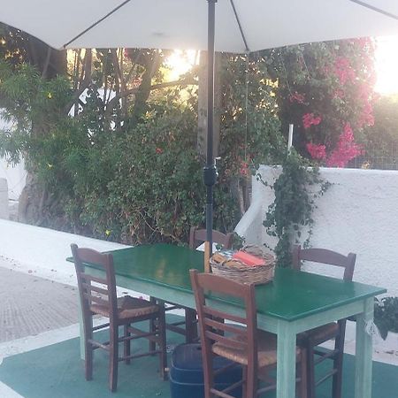 Apartamento Ο Μπαξεσ Livadi  Exterior foto