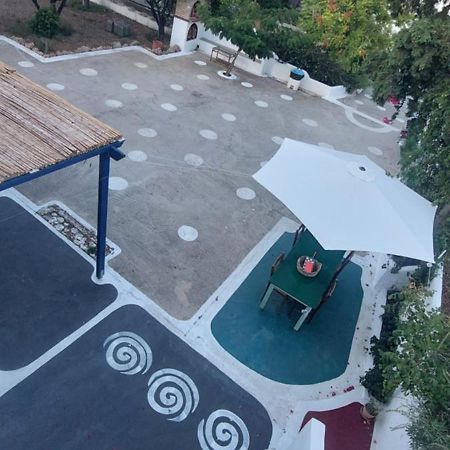 Apartamento Ο Μπαξεσ Livadi  Exterior foto