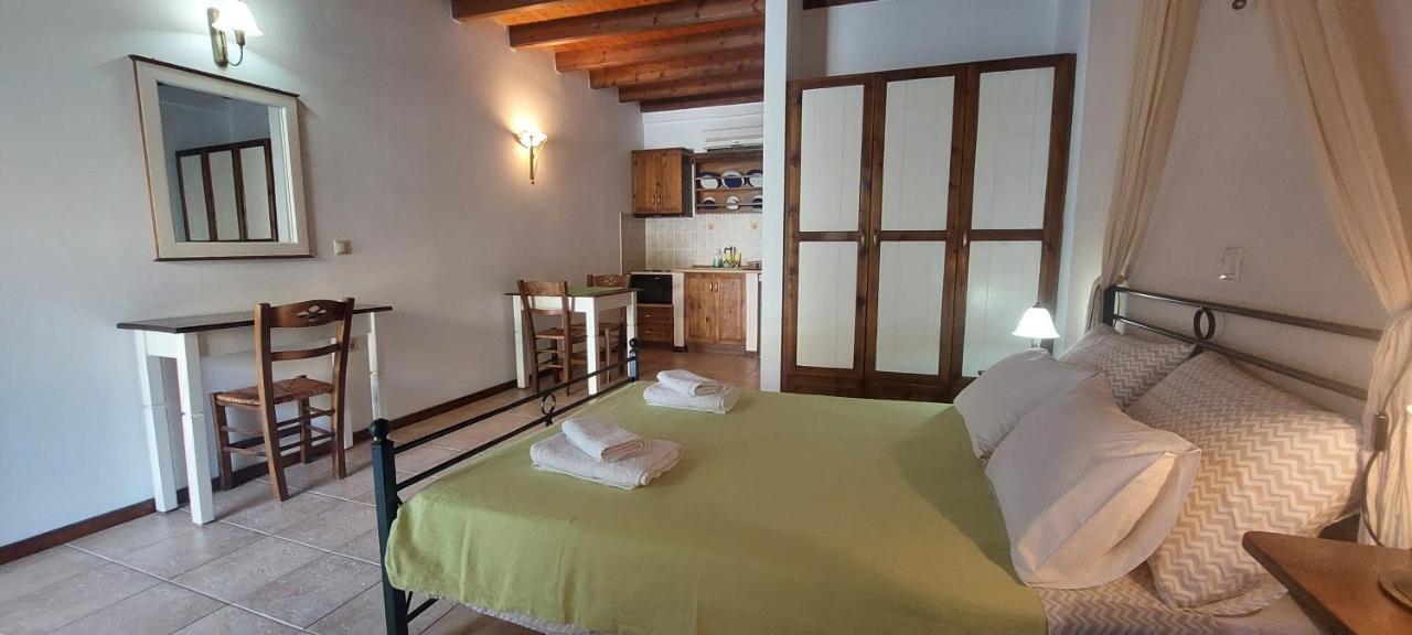 Apartamento Ο Μπαξεσ Livadi  Exterior foto