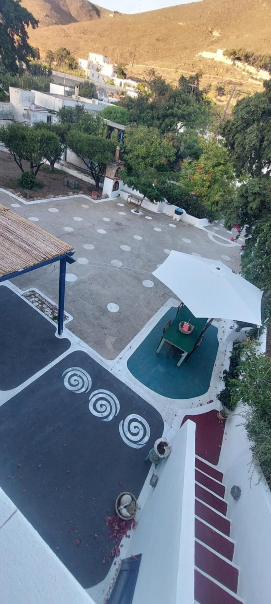 Apartamento Ο Μπαξεσ Livadi  Exterior foto